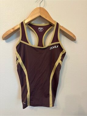 2XU Maroon and Gold Racerback Athletic Tank Top
